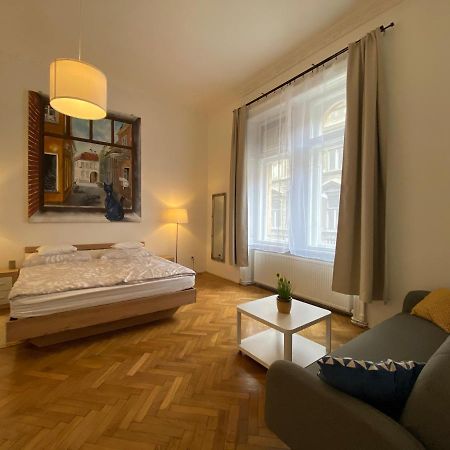 בודפשט 3 Bedrooms- Central Quarter Apartment מראה חיצוני תמונה