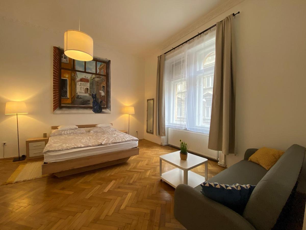 בודפשט 3 Bedrooms- Central Quarter Apartment מראה חיצוני תמונה