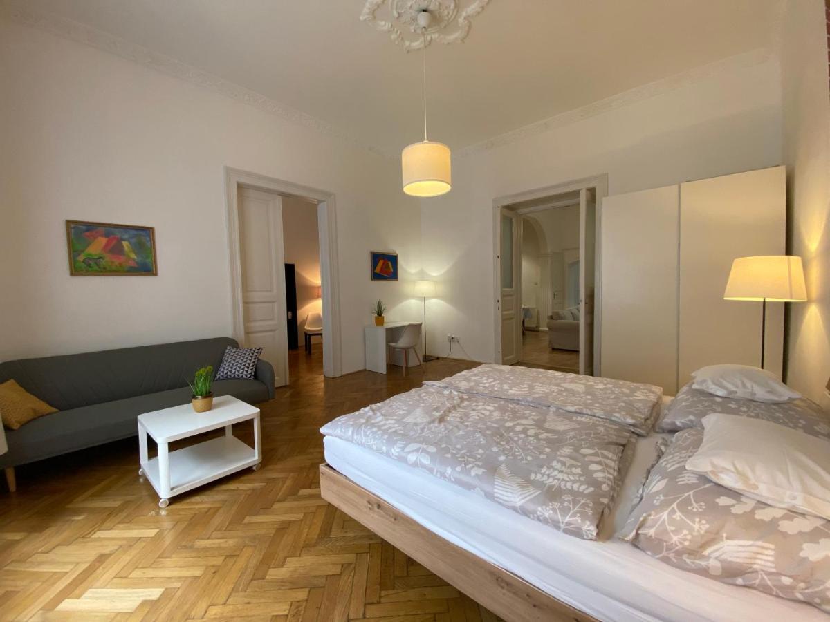 בודפשט 3 Bedrooms- Central Quarter Apartment מראה חיצוני תמונה