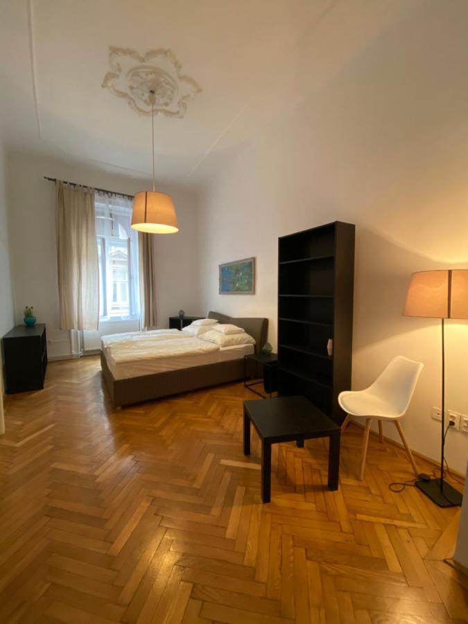 בודפשט 3 Bedrooms- Central Quarter Apartment מראה חיצוני תמונה
